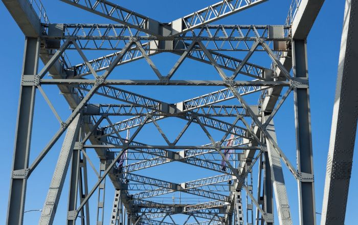 Mantenimiento de estructuras metálicas: Consejos y buenas prácticas para alargar su vida útil